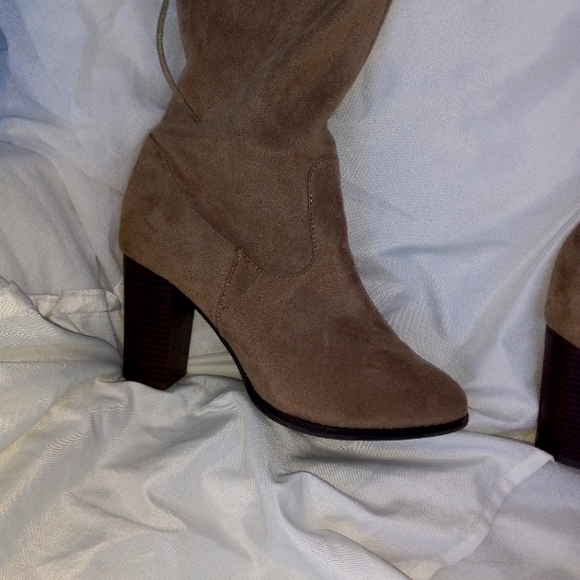 Charlotte Russe Thigh High Faux Suede Tan Womens Boots Size 8 Preowned - Picture 5 of 7